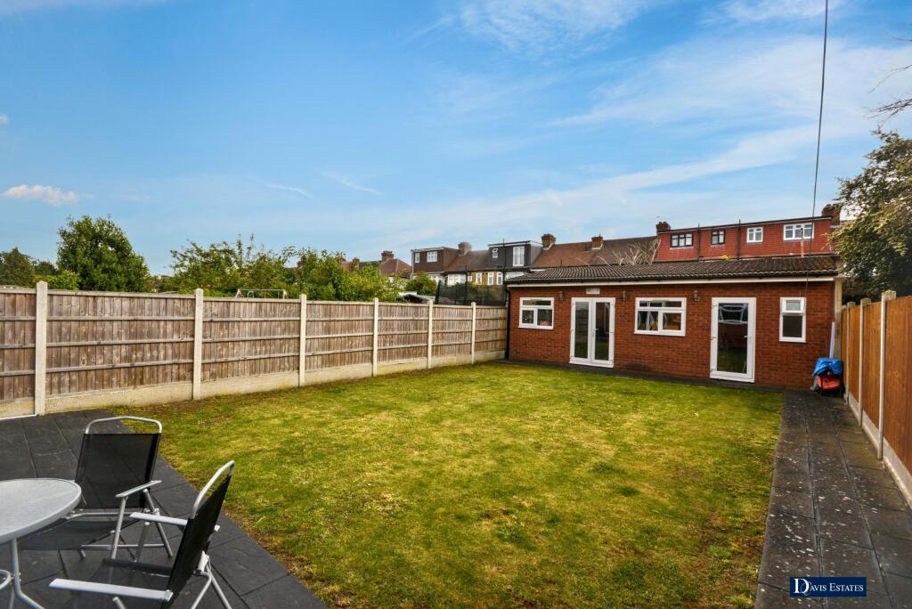 Primrose Avenue, Chadwell Heath, Romford photo 4