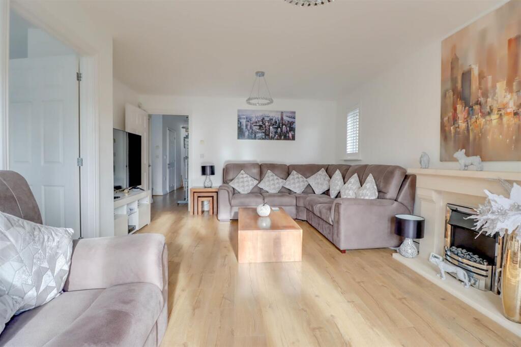Park Drive, Wickford photo 4