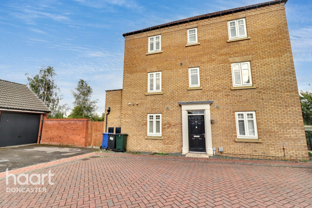 4-bed semi-detached on Derwent Drive, Doncaster, £300,000