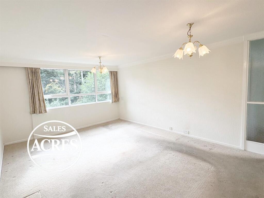 Pages Close, Sutton Coldfield photo 3