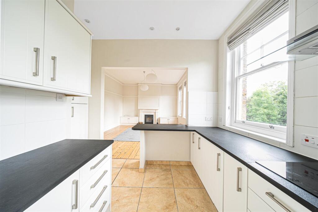 Apartment in Kingston upon Thames - View 5