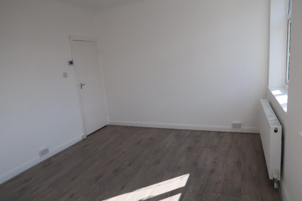 Apartment in Harrow - More