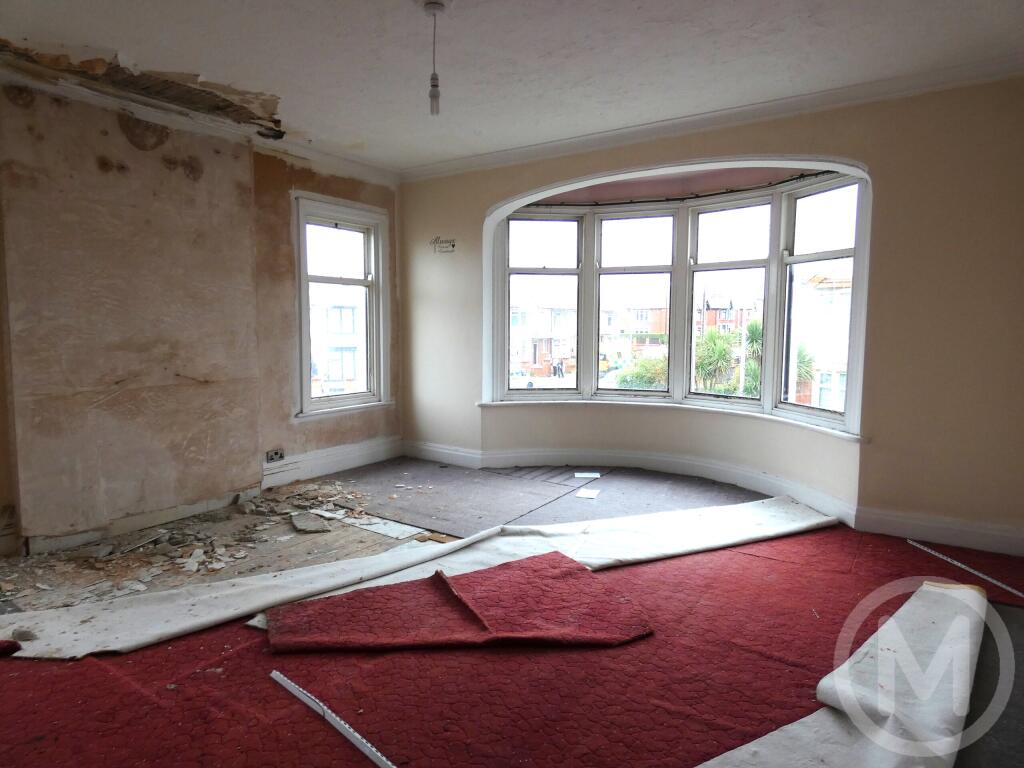 Knowle Avenue, Bispham photo 4