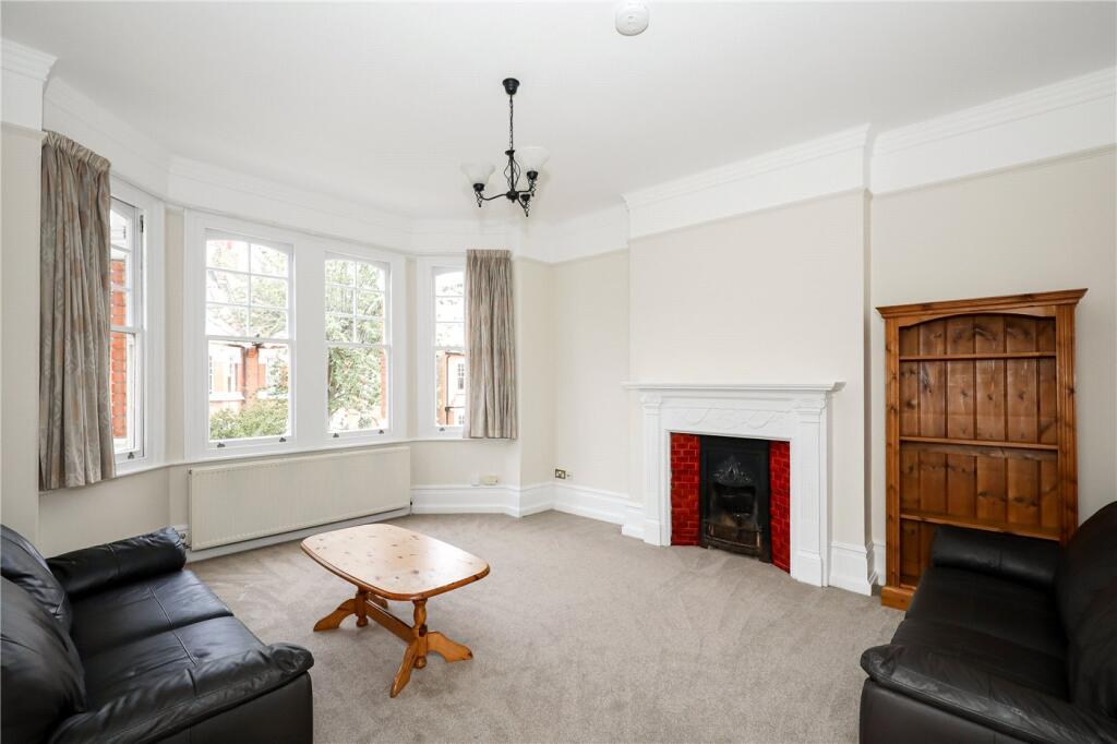 Apartment in London - More