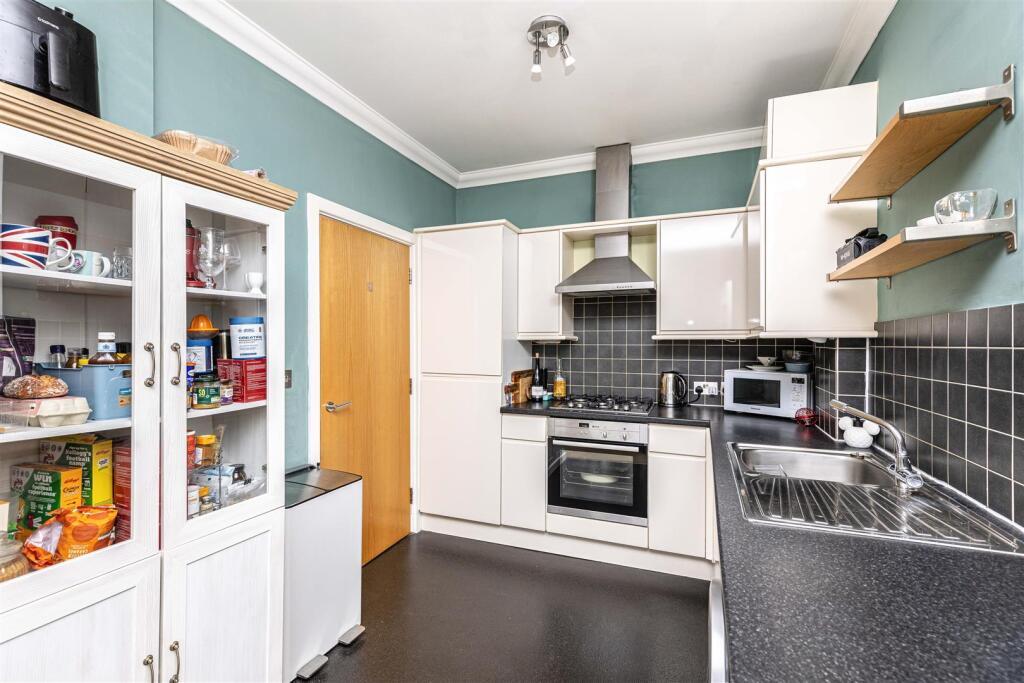 Apartment in Poole - More