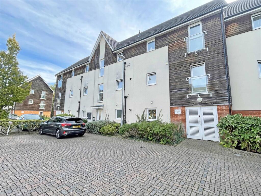 Main image of property: Chelmer Road, Chelmsford