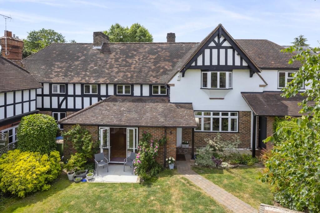 Main image of property: New Road, Esher, Surrey, KT10