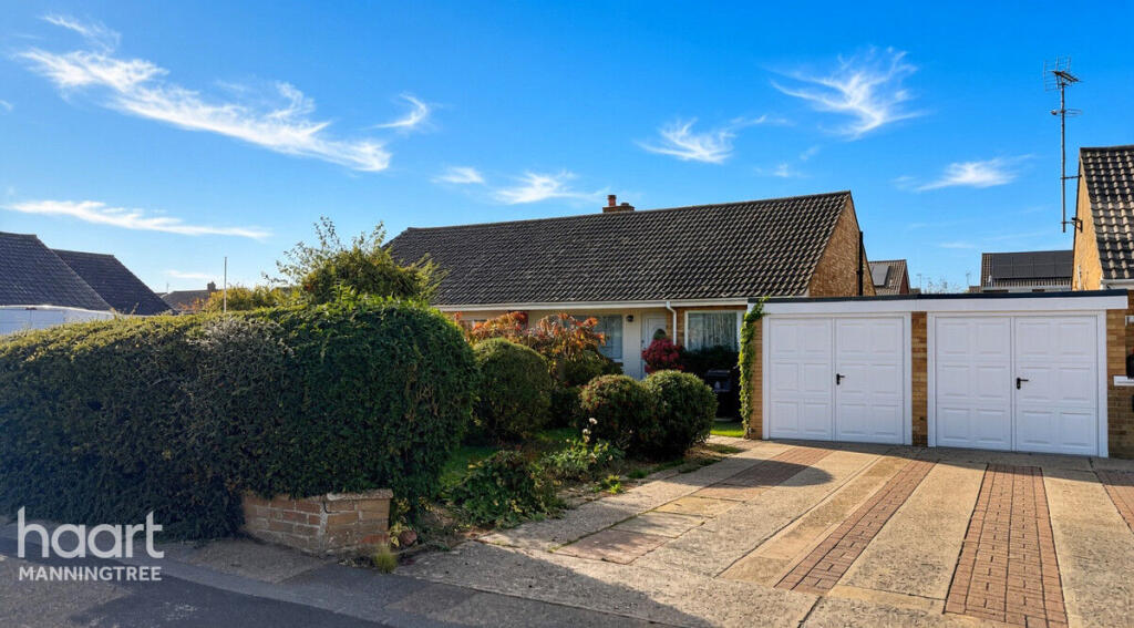 2-bed semi-detached on Seaton Close, Lawford, Manningtree, Essex, £300,000