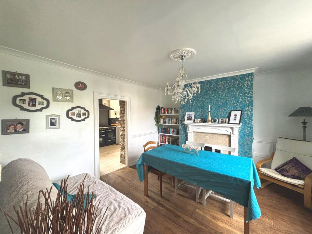 House in Stroud, Kingswood - View 4