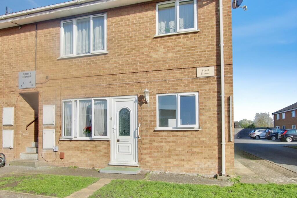 Main image of property: St. Johns Chase, March