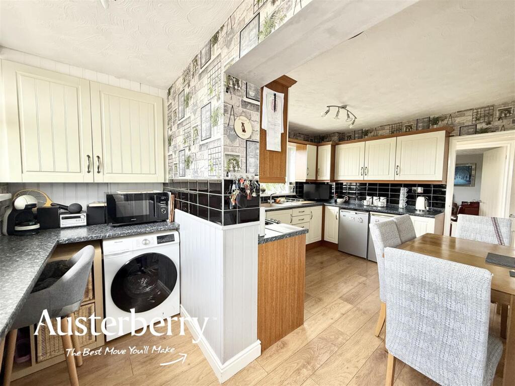 House in Stoke-on-Trent - View 5