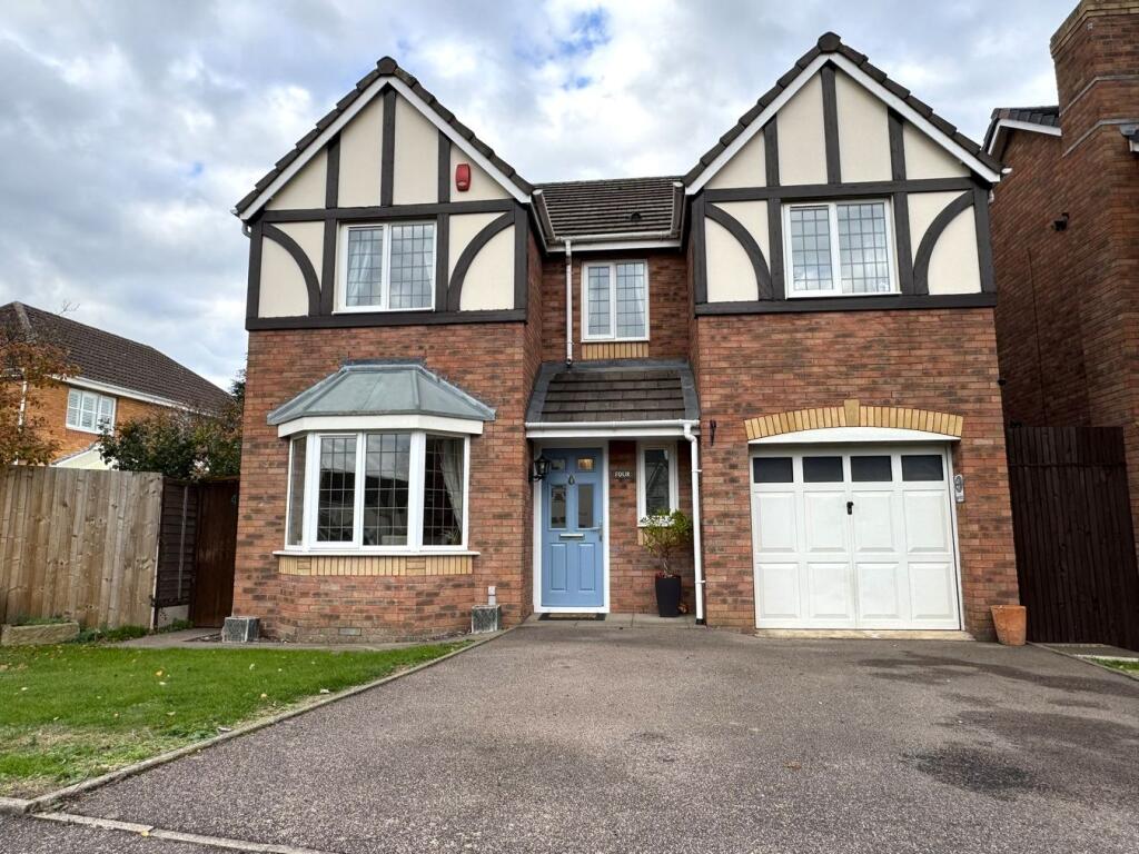 4-bed detached on Green Valley Drive, Outwoods, Burton-on-Trent, DE13, £360,000