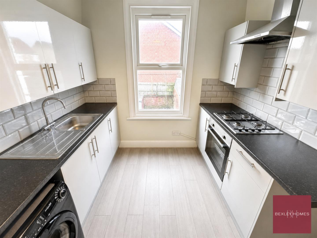 Apartment in Dartford, Temple Hill - View 4
