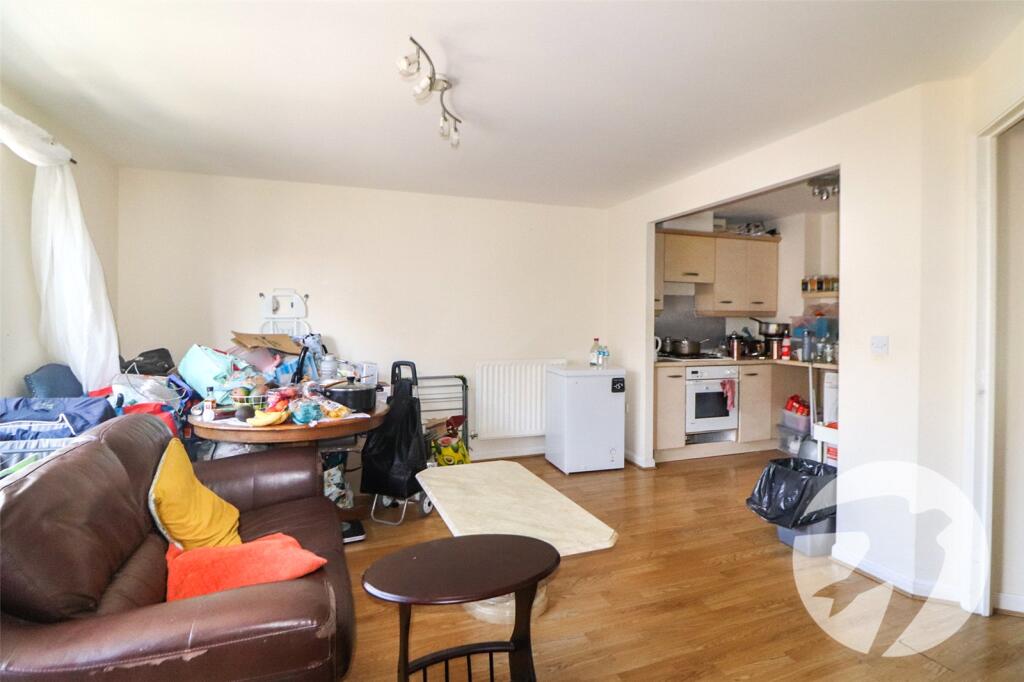 Macarthur Close, Erith, DA8 photo 4
