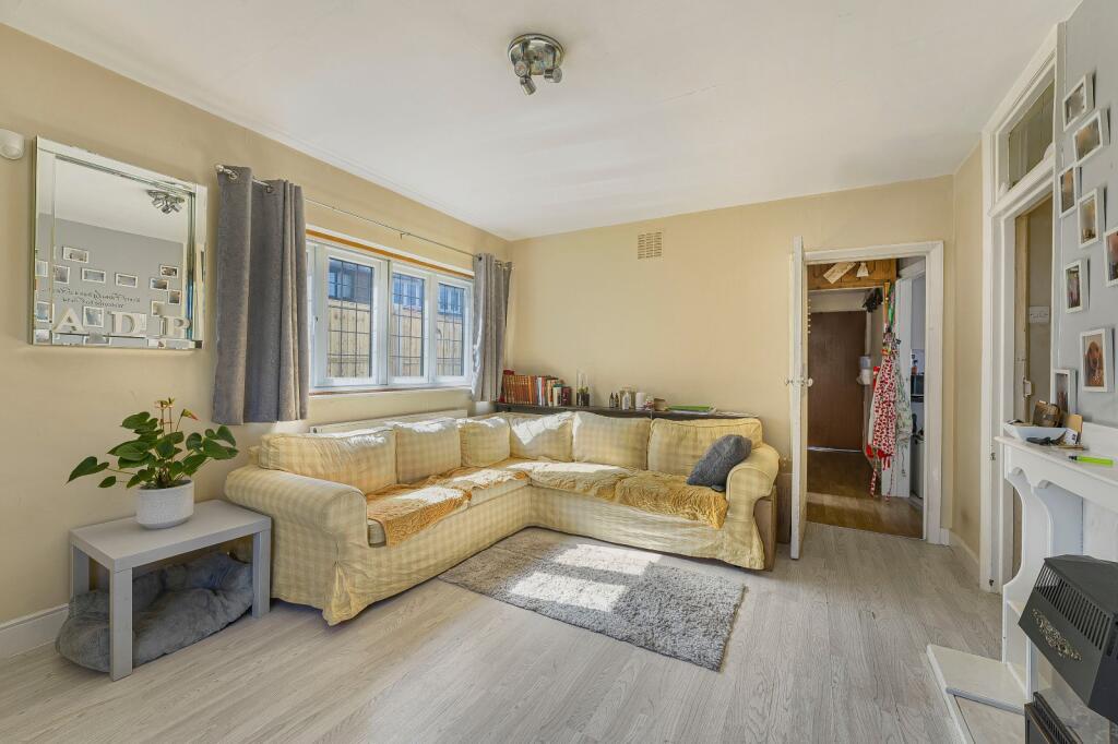House in London, South End, Coldharbour - More