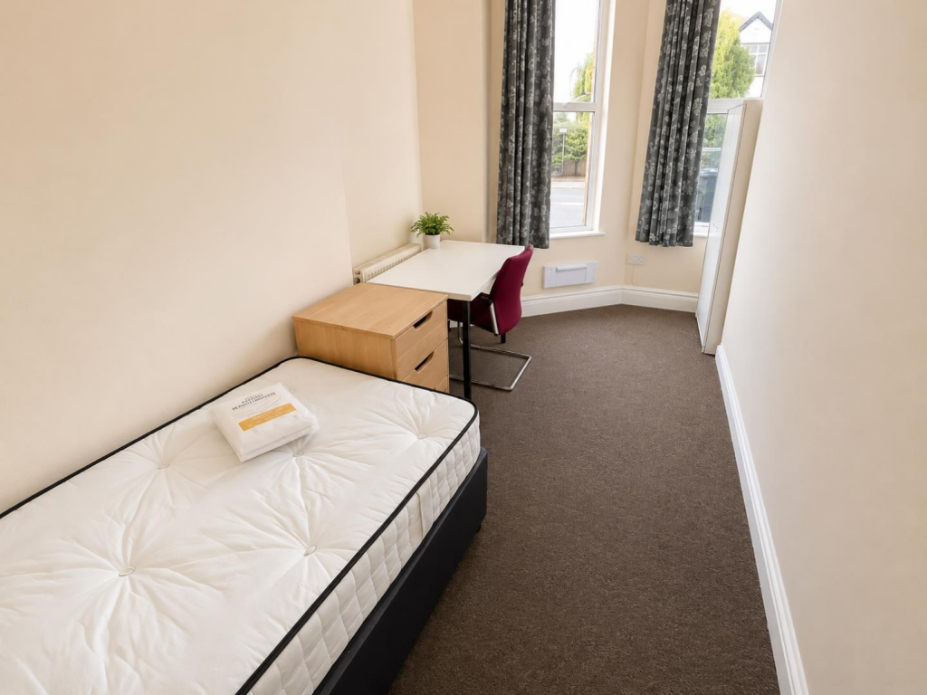 1 bedroom house share for rent