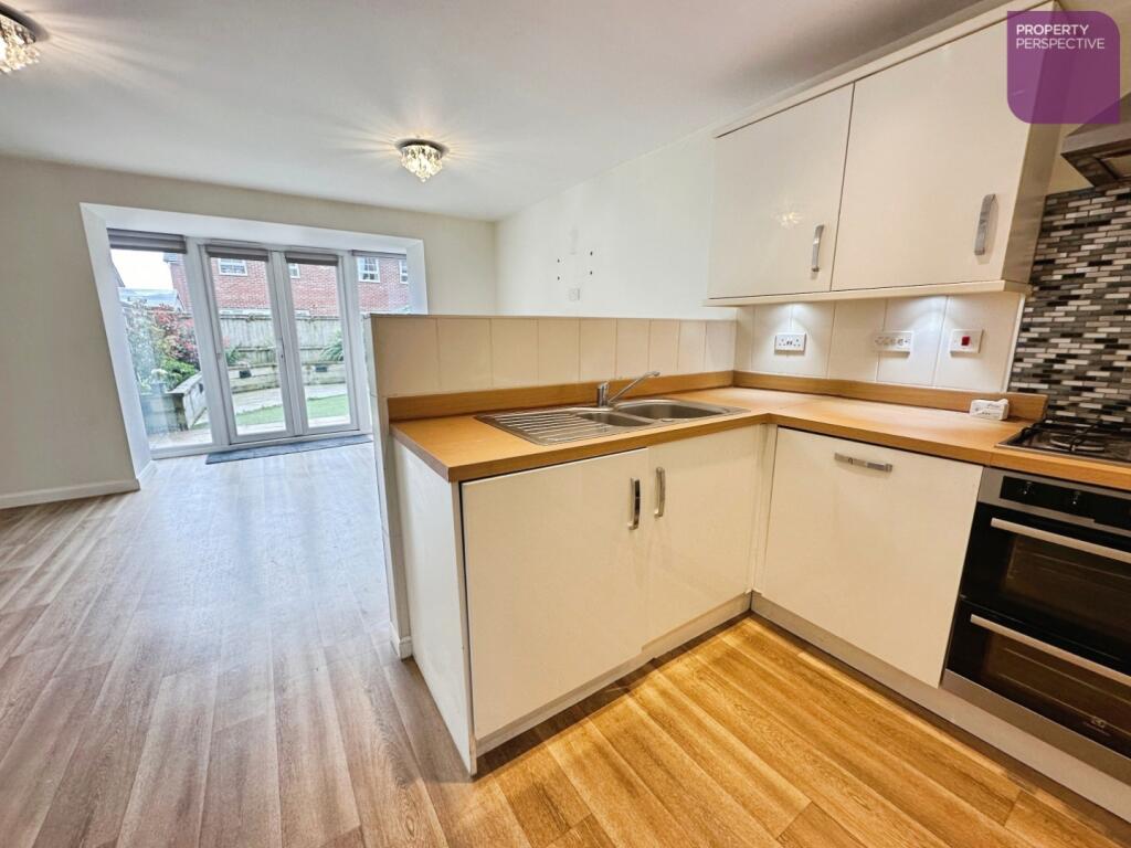 Texan Close, Warton, Preston photo 3