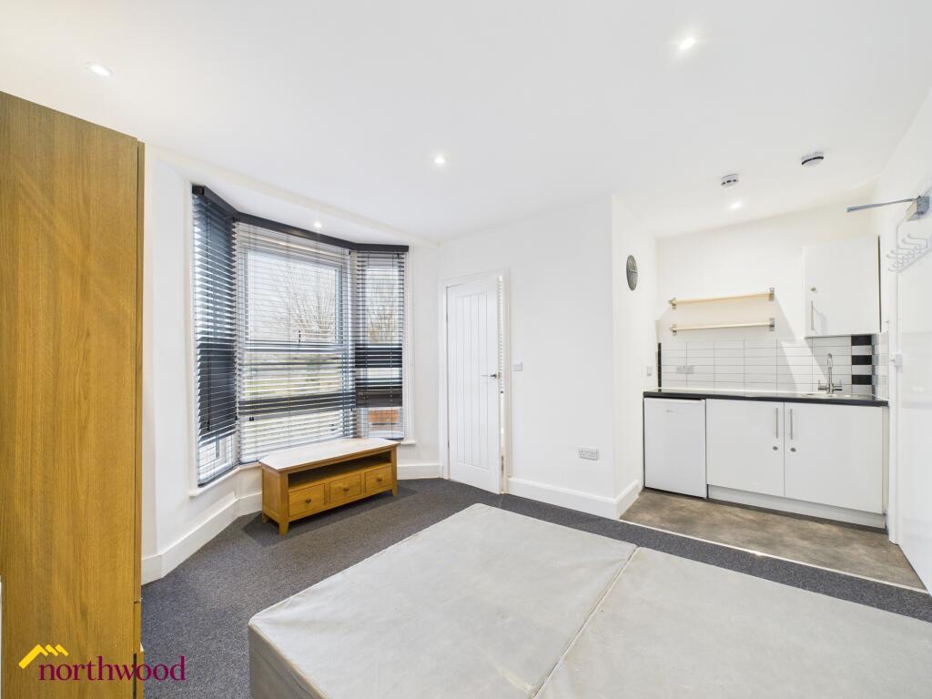 Main image of property: High Street, Aylesbury, HP20