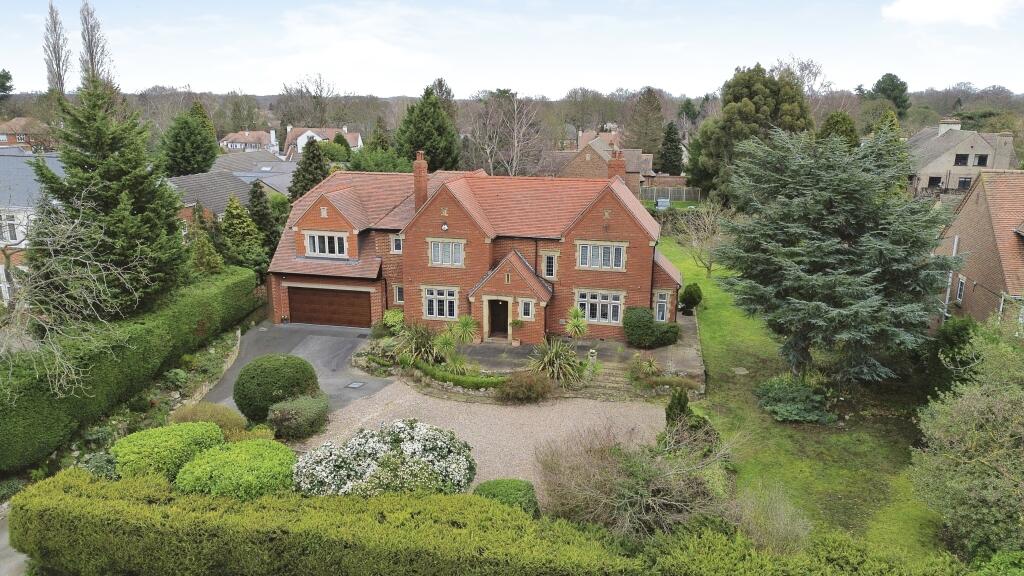 Main image of property: High Tor, 55 Bawtry Road, Bessacarr, Doncaster  DN4 7AA