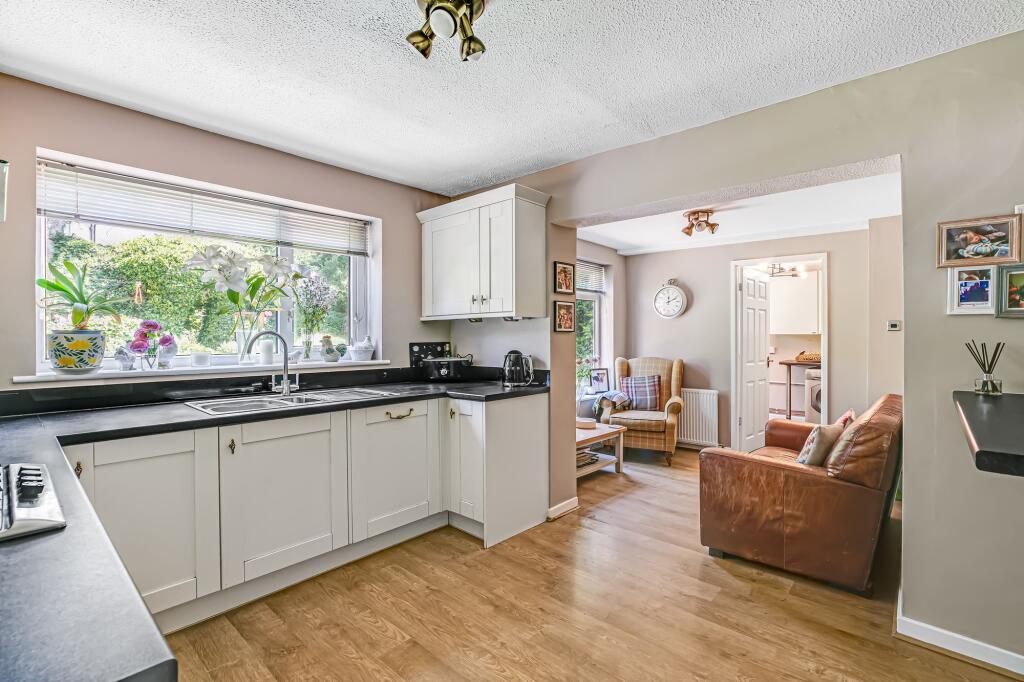 Primrose Drive, Bingley, BD16 photo 4