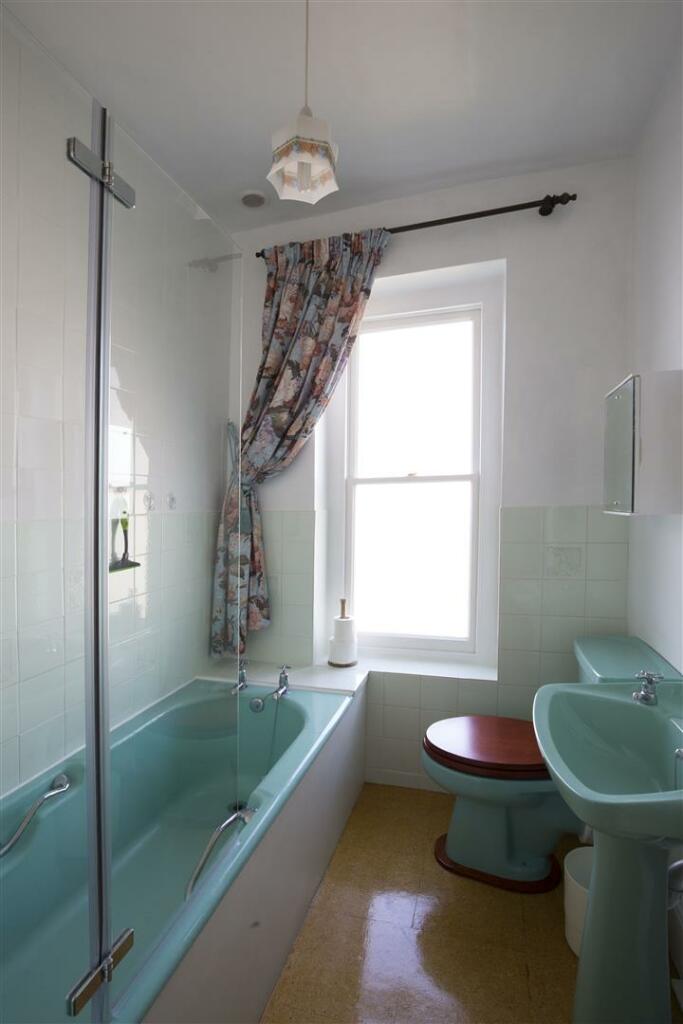 1 bedroom house share for rent