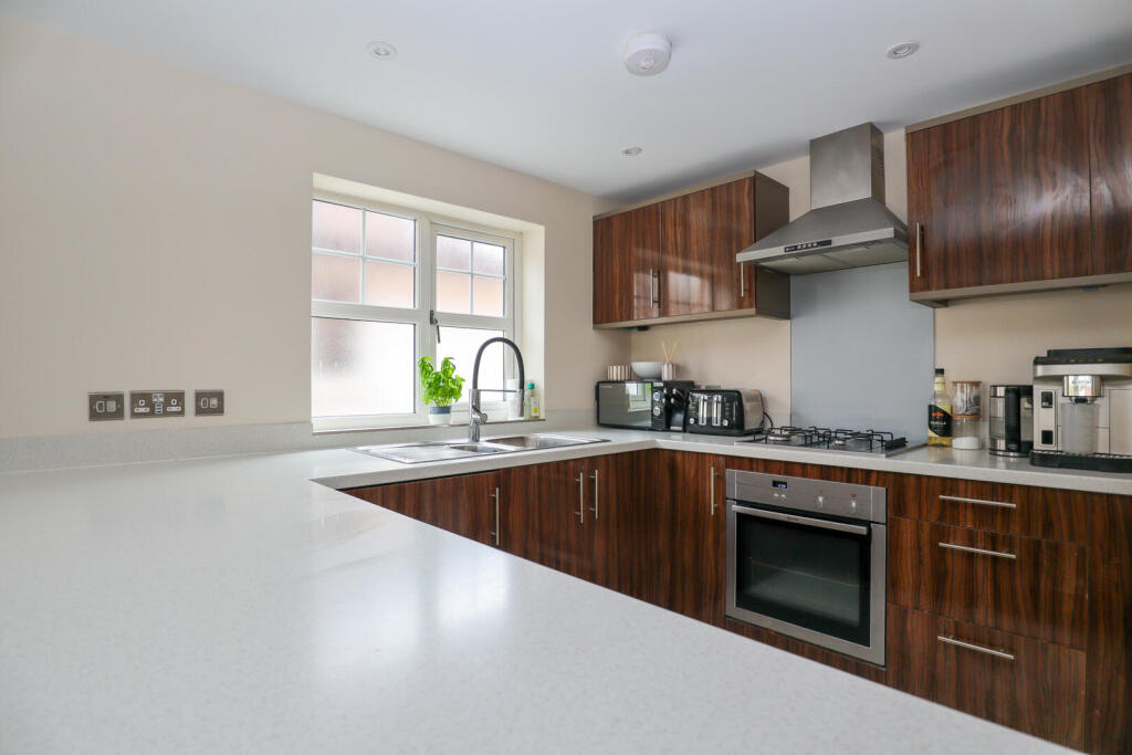 Apartment in Croydon - View 4