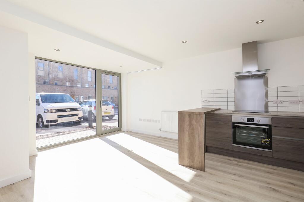 House in Rotherham, Waverley - View 4