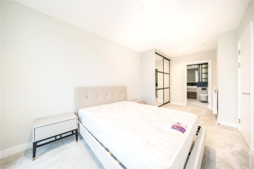Apartment in London - View 5