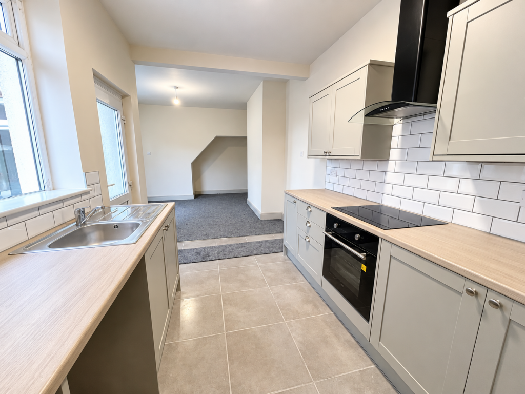 Belmont Avenue,  Blackpool, FY1 photo 5