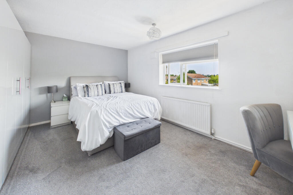 House in Dacorum, Adeyfield - More