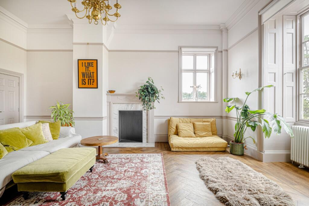 Apartment in Chelmsford - View 3