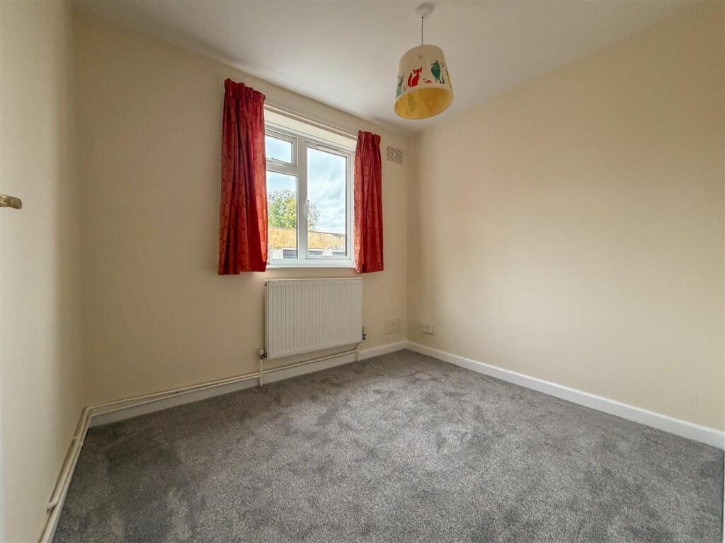 Apartment in Salisbury - More