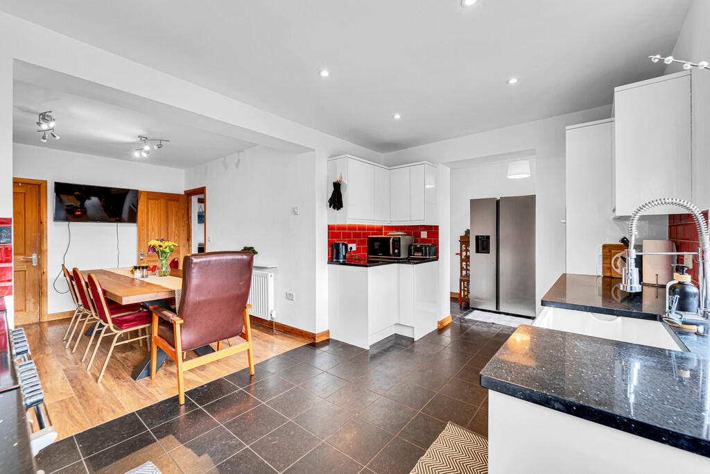Burgoyne Road, Sunbury-on-Thames photo 4
