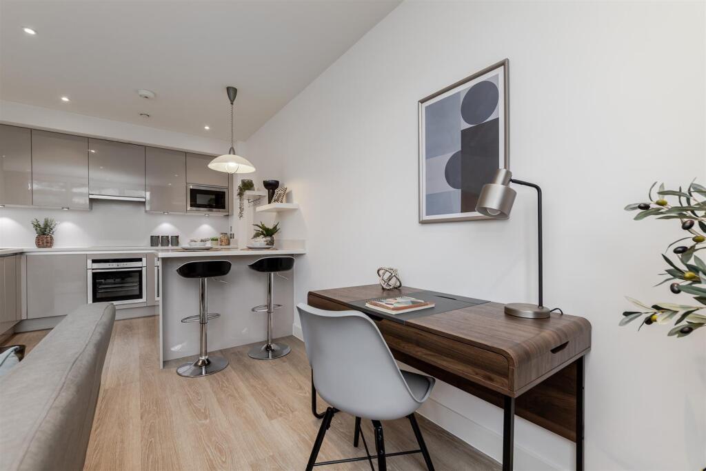 Apartment in St Albans - View 4