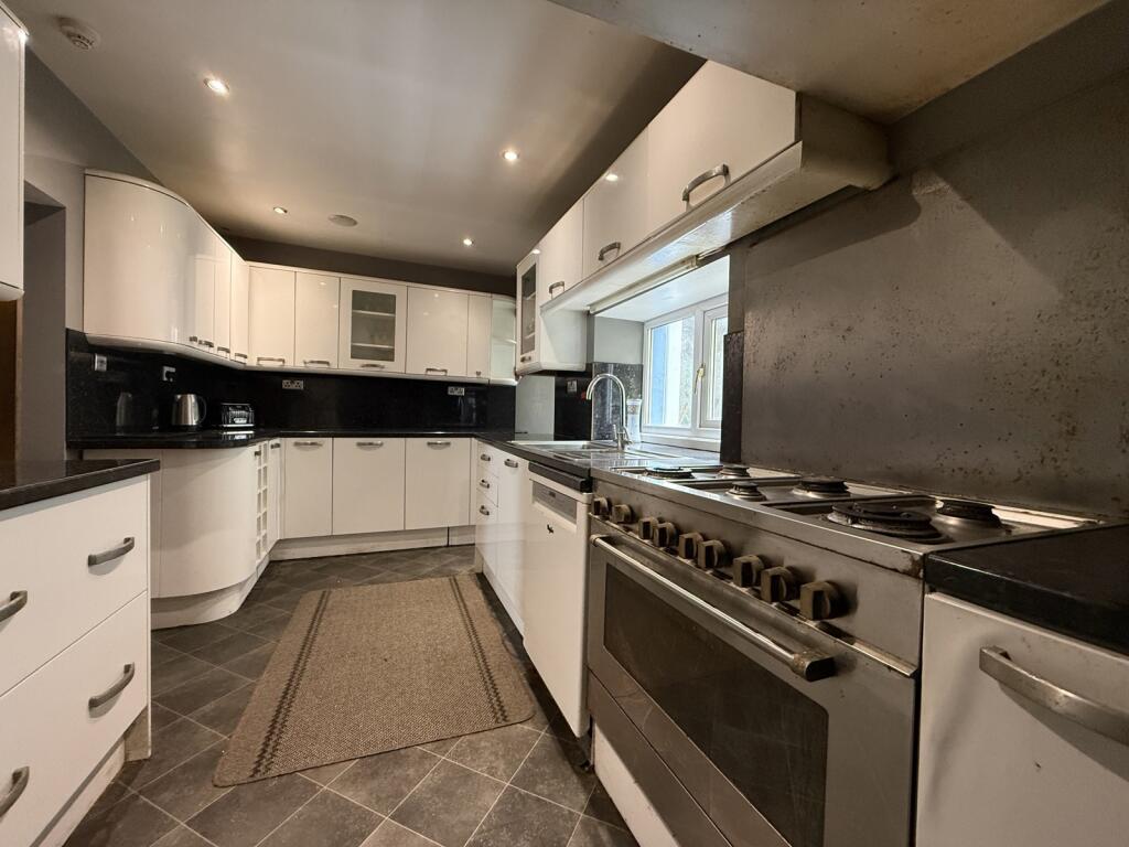 House in Saundersfoot, Pembrokeshire - View 3