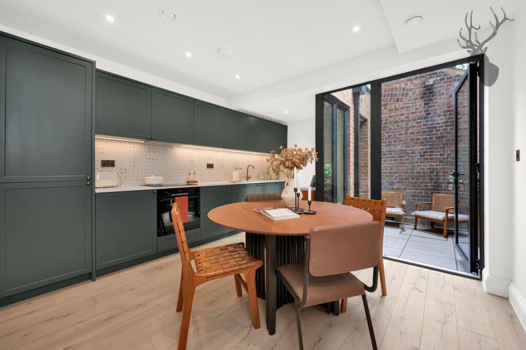 House in London - View 3