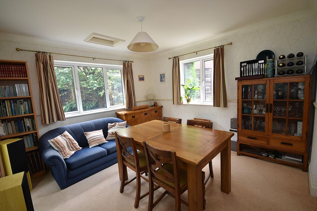 House in Macclesfield, Hurdsfield - View 5
