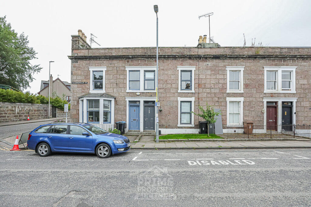 Main image of property: 1a Caledonian Place, Aberdeen, AB11 6TT