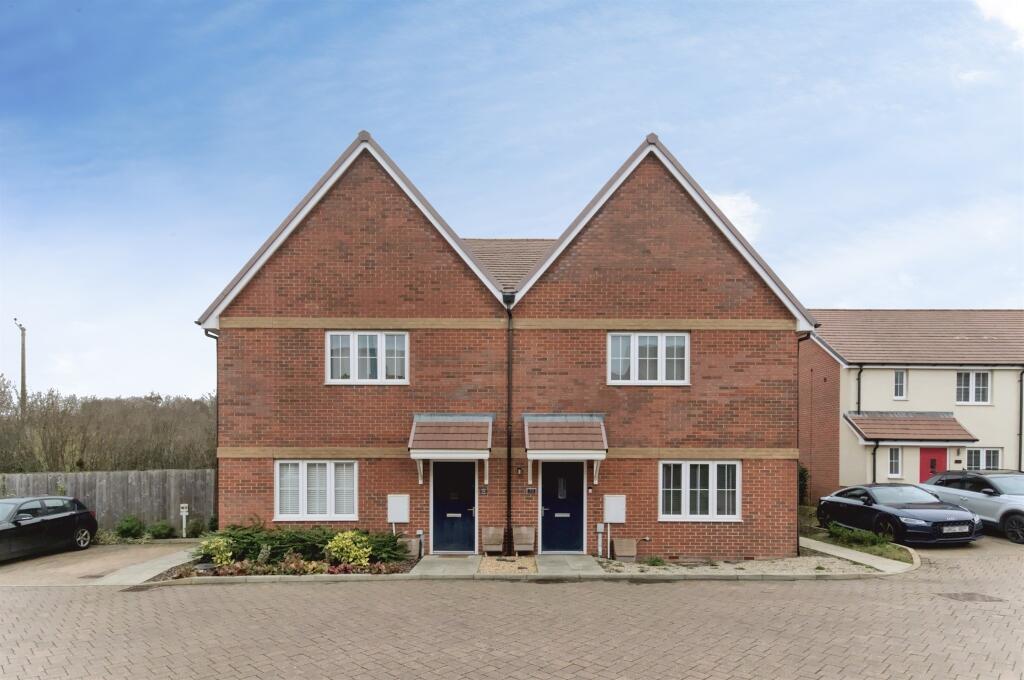 1-bed flat on Mallow Drive, Stone Cross, PEVENSEY, £200,000
