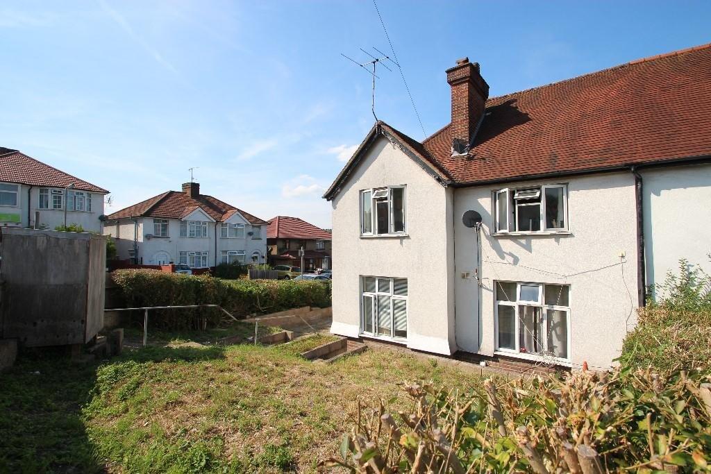 House in High Wycombe, Centre Square, Daws Hill - View 2