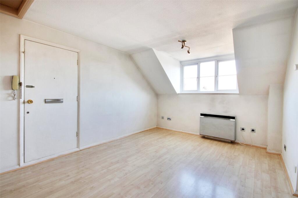 Apartment in Dartford - View 3