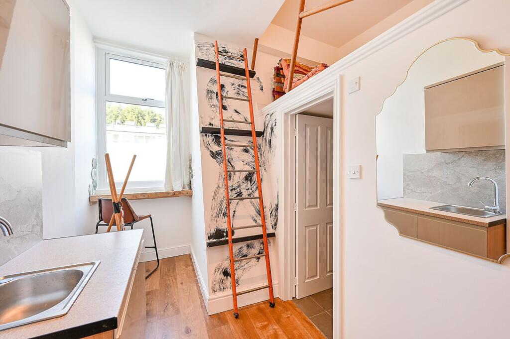 4 bedroom terraced house for rent