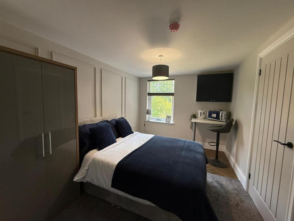 Main image of property: *New En-Suite Room* Stanton Place, Mansfield