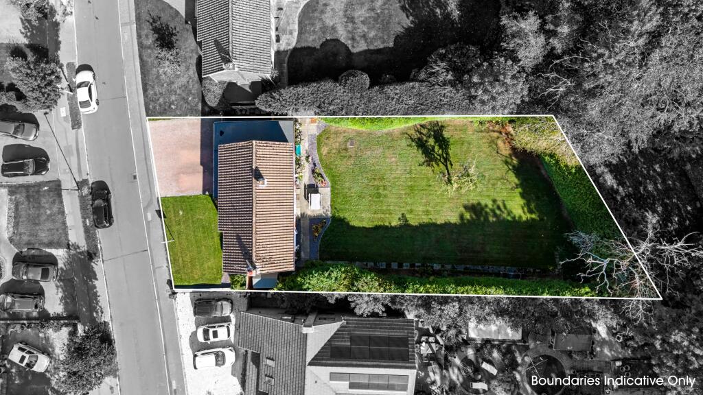 House in Crawley, West Sussex - View 4
