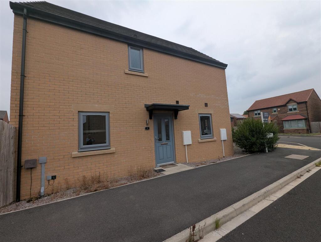 Main image of property: Smike Wynd, Darlington