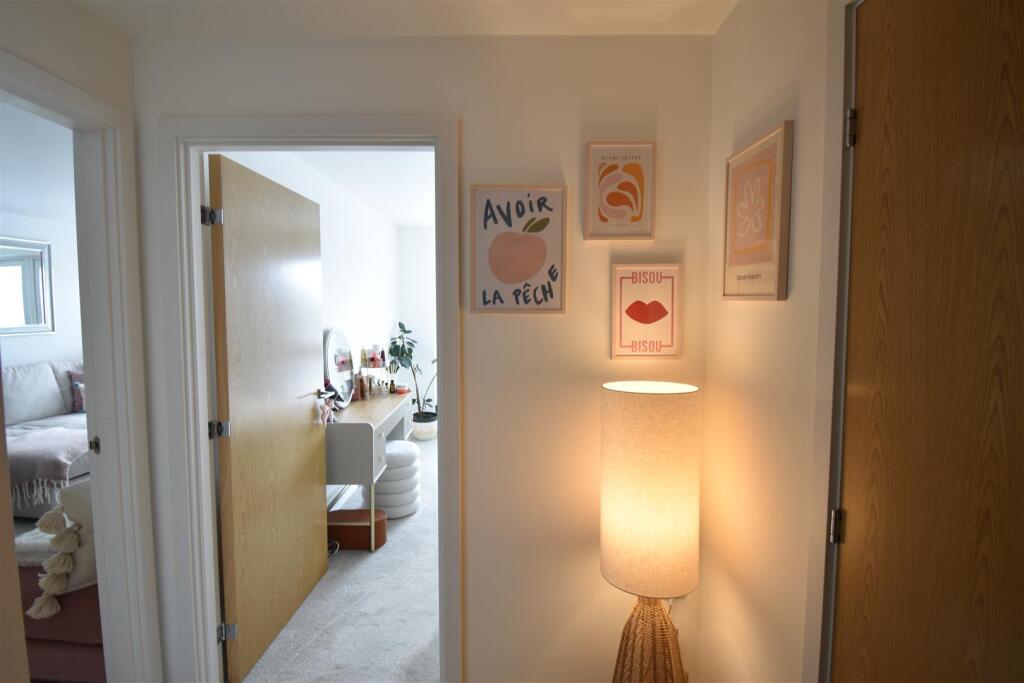 Harbour Crescent, Portishead photo 5