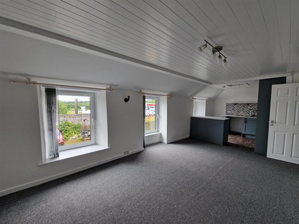 Apartment in Truro - View 5