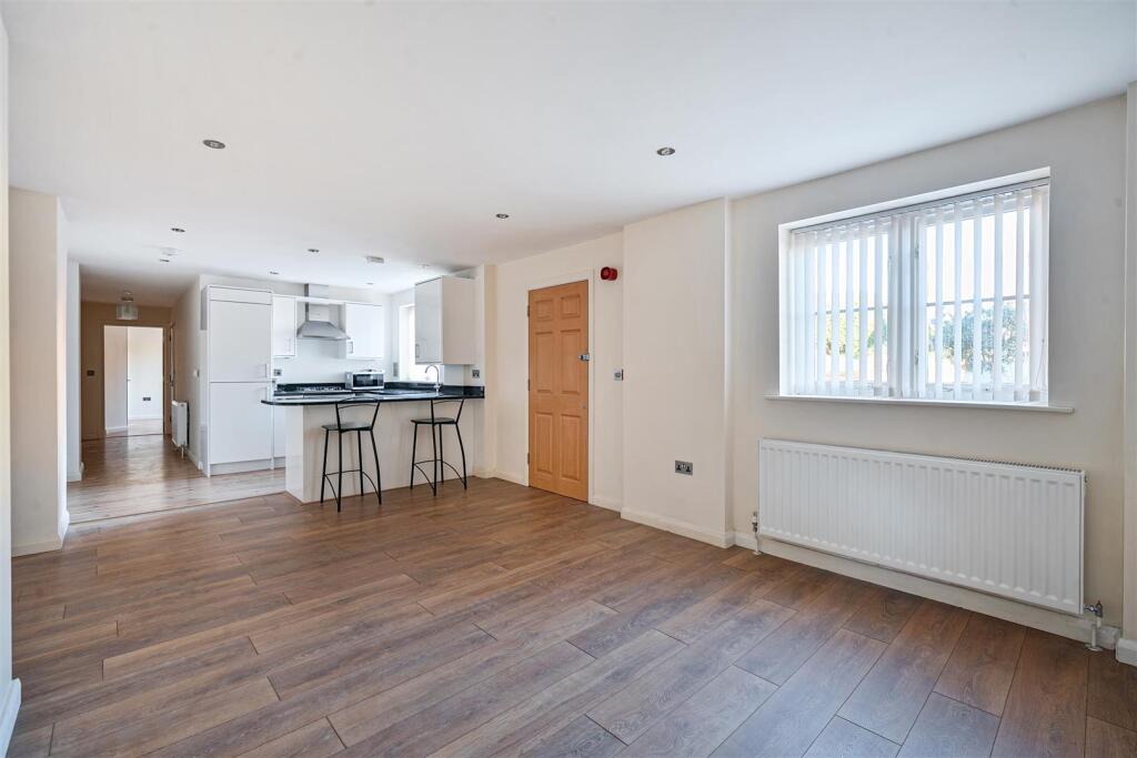43 Newark Lane, Ripley photo 2
