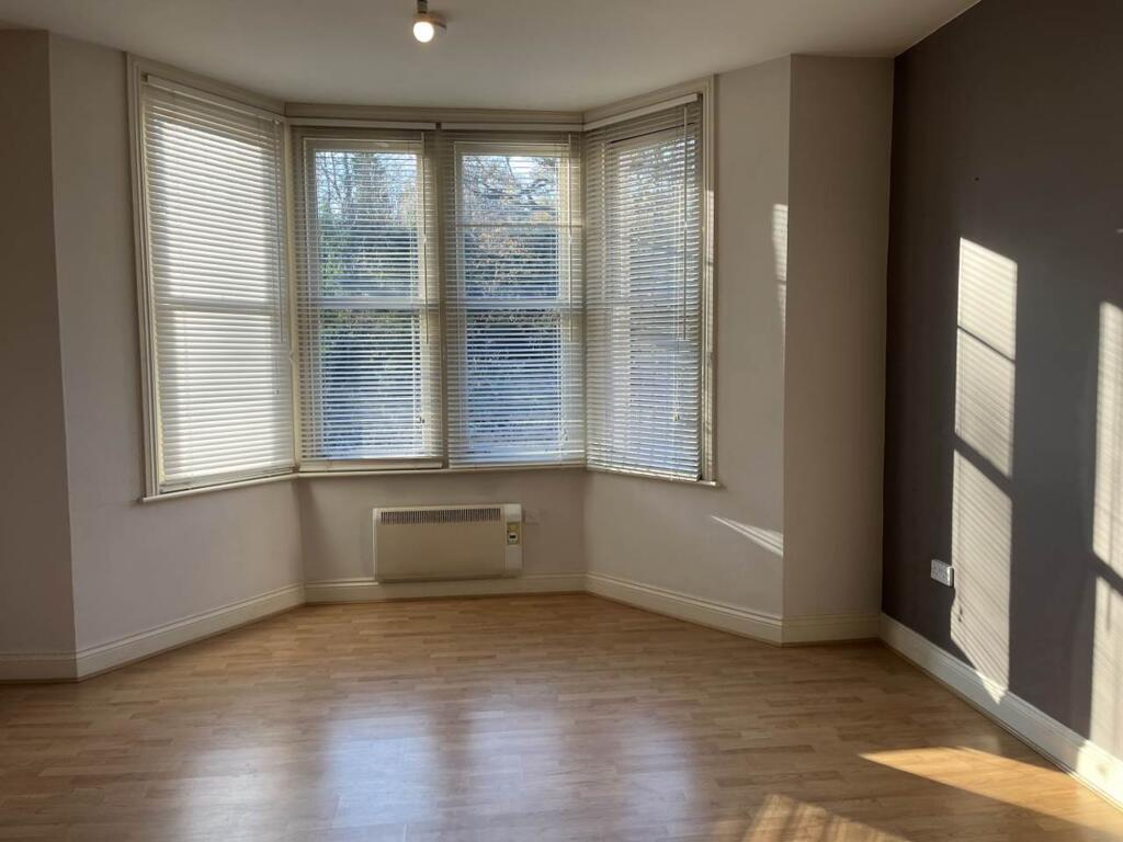 Apartment in Tunbridge Wells, Kent - View 4