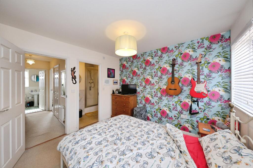 House in Mansfield, Nottinghamshire - View 6